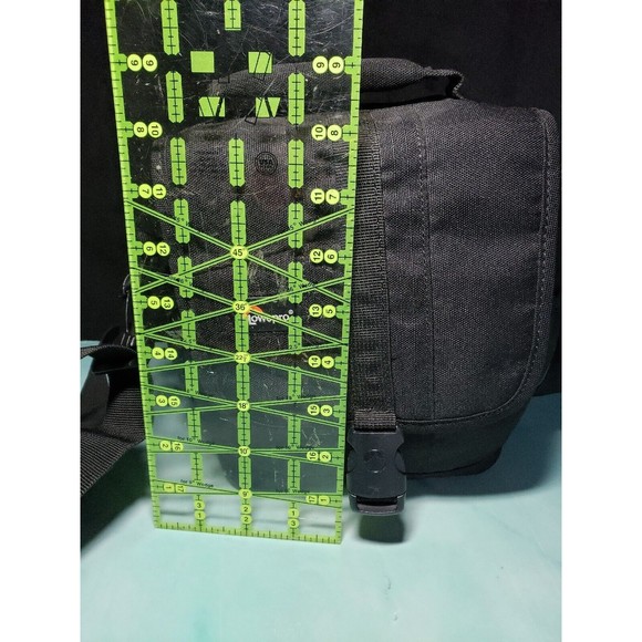 Lowepro LP 140 Adventura Small Camera Bag Black Case With Shoulder Strap - Picture 7 of 9